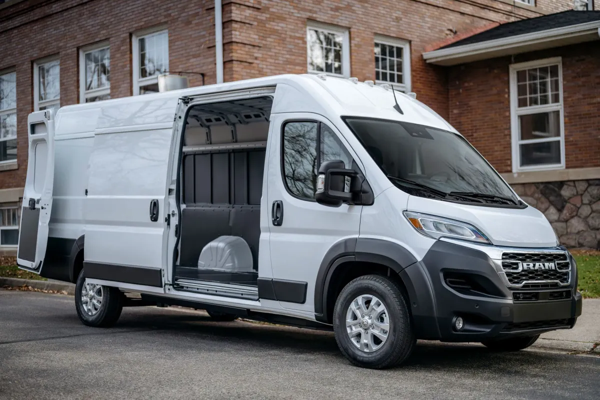 Ram ProMaster EV 2025: Expansión de la Gama y ¡Sorprendente Rebaja de $20,000 en el Precio Base!