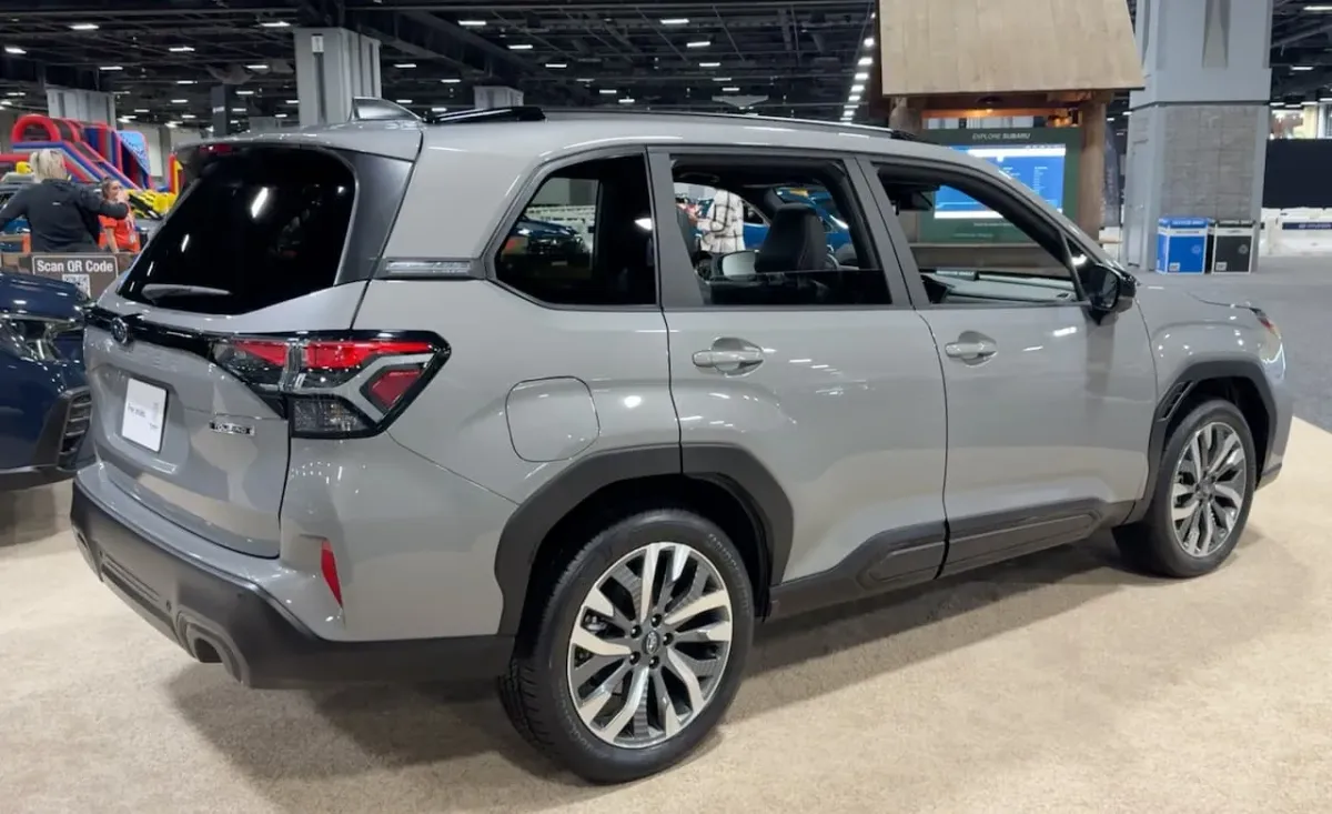 Subaru Forester Hybrid 2025: Fotos del Interior y Análisis Completo - Tecnología, Diseño y Especificaciones