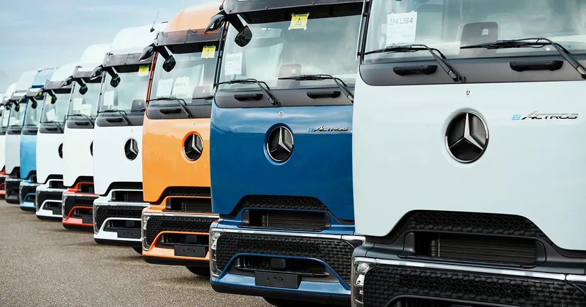 HIVED revoluciona las entregas con la primera flota totalmente eléctrica del Reino Unido usando el Mercedes-Benz eActros: Tecnología, autonomía y sostenibilidad