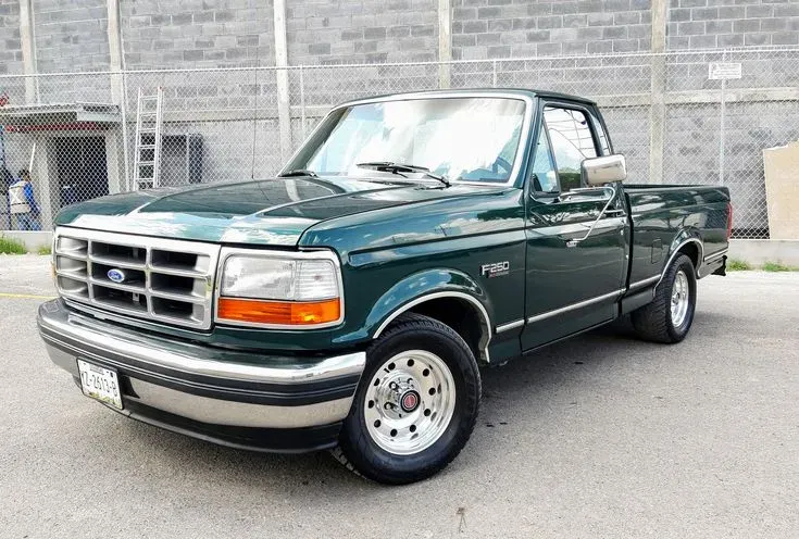 Ford F-150 1992: Un viaje al pasado con la pickup más noventera - Análisis y Características