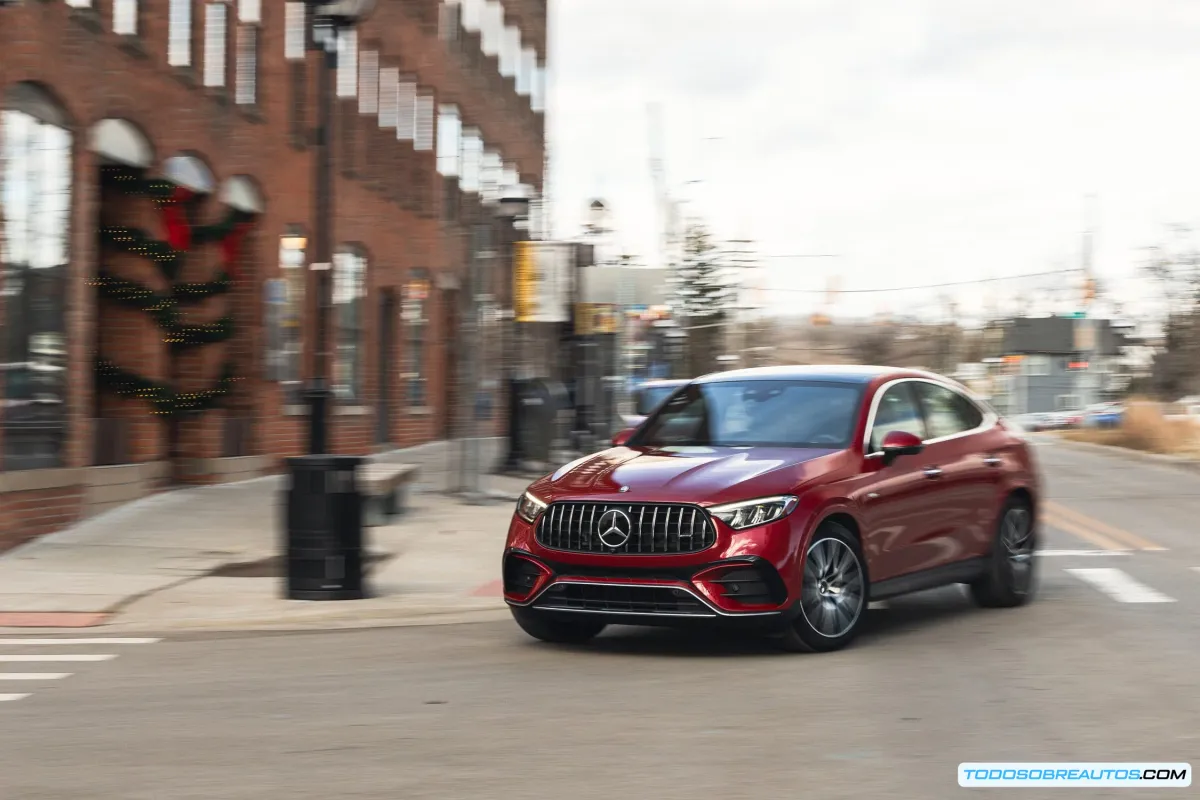 Mercedes-AMG GLC 43 Coupé 2024: Análisis Profundo de su Diseño Exterior en Fotos Exclusivas