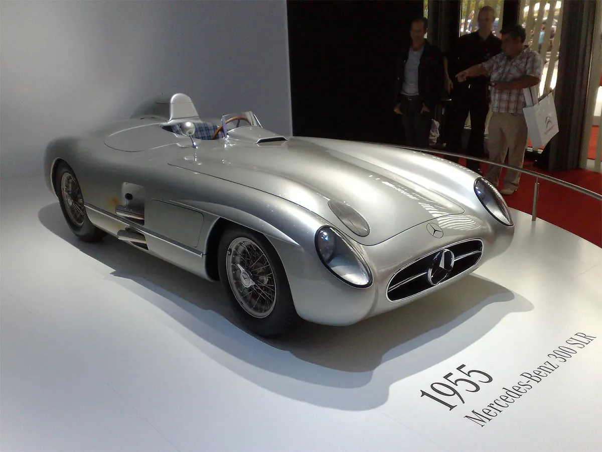 Mercedes-Benz 300SLR: Un Millonario Clásico Visto en un Paseo Casual - Historia, Especificaciones y Valor