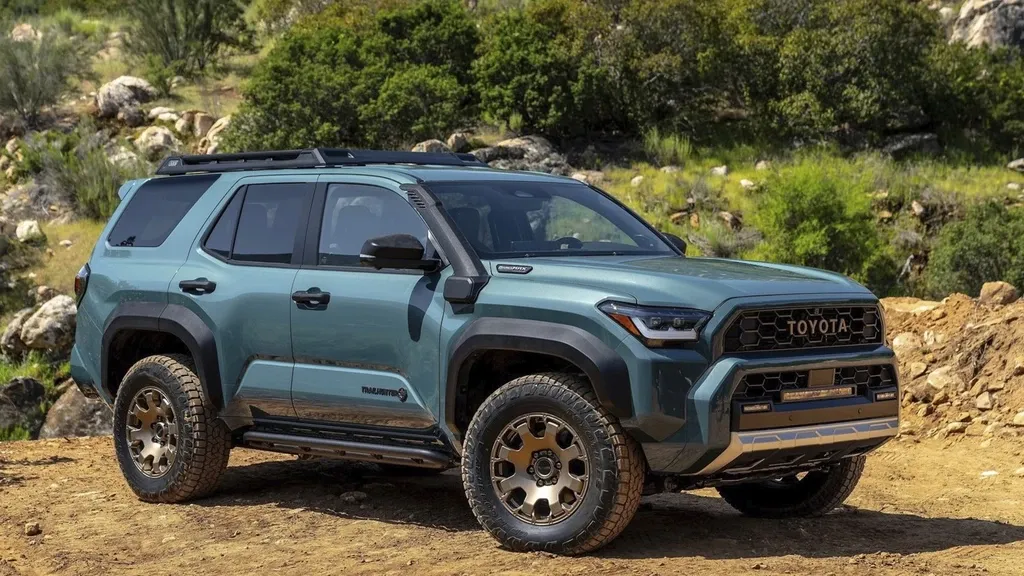 Toyota 4Runner 2025 vs. Toyota Highlander 2025: Comparativa Completa de SUVs