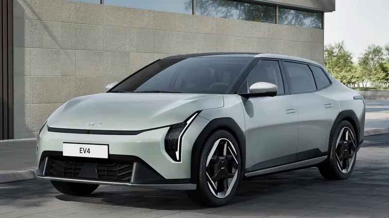 Kia EV4 Sedan Eléctrico: Diseño Futurista en Producción - Análisis y Expectativas