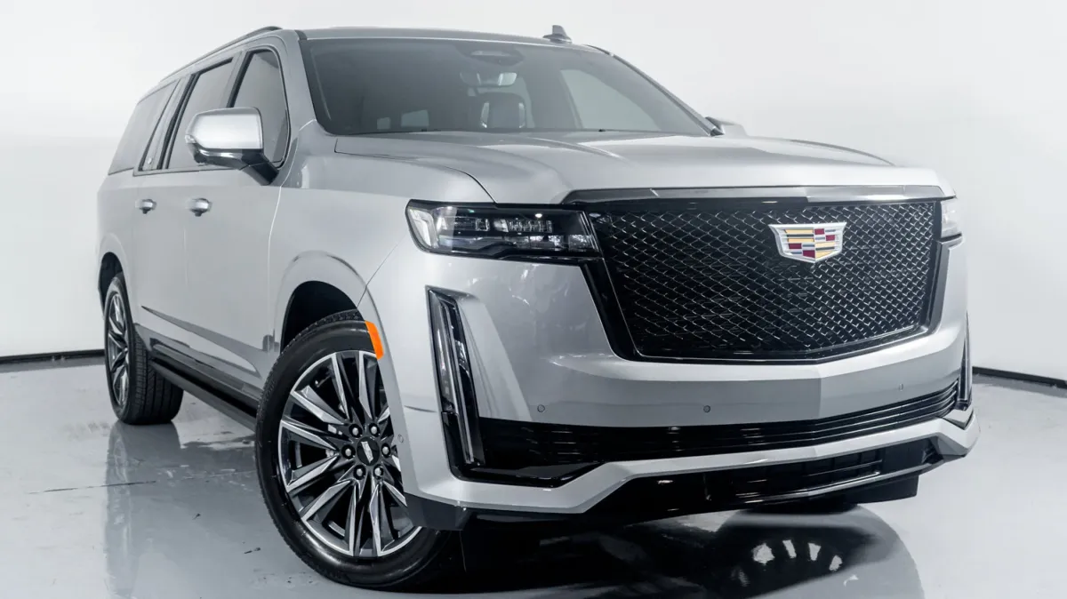 Cadillac: Desplome en Inventario de Concesionarios en Diciembre 2024 - ¿Qué Significa para el Mercado de Autos de Lujo?