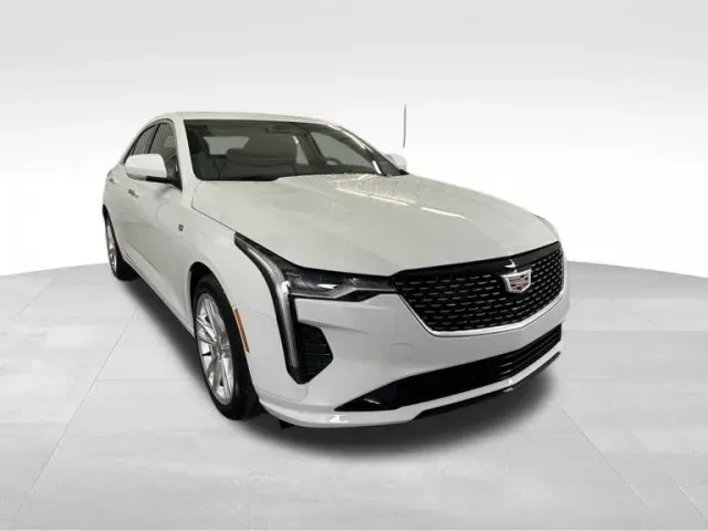 Última oportunidad: Cadillac CT4 2025 en Crystal White Tricoat - ¡No te quedes sin el tuyo!