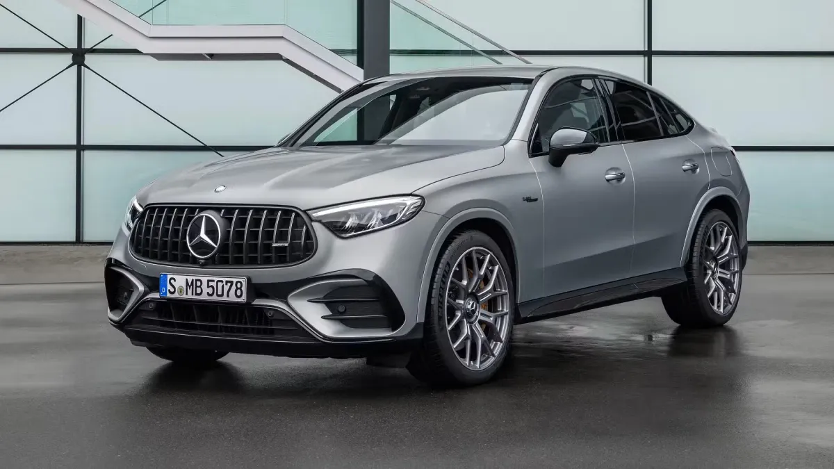 Mercedes-AMG GLC 43 Coupé 2024: Descubre el Lujo Interior en Fotos Exclusivas