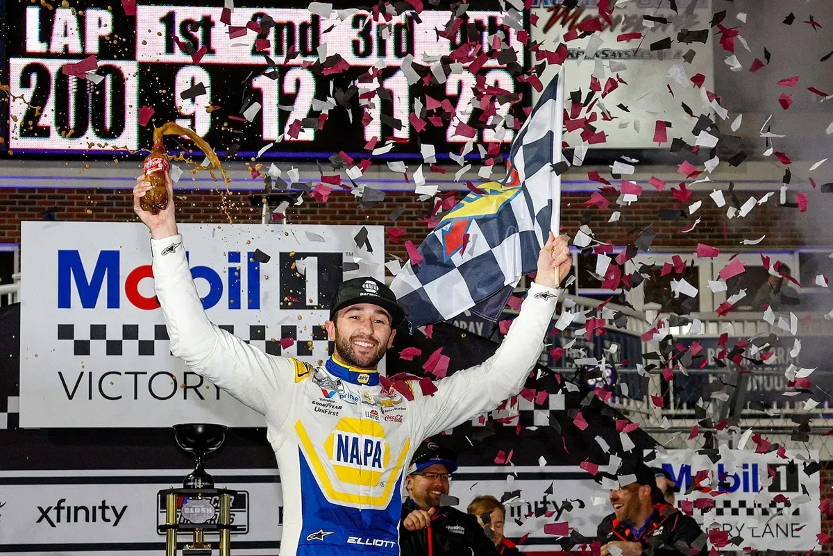 Chase Elliott gana el Clash 2025 de NASCAR: Victoria del Chevrolet en Bowman Gray