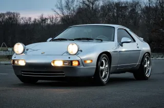 Porsche 928 GTS 1994 Plateado