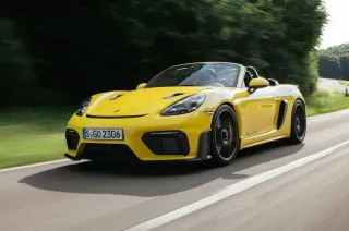 Porsche 718 Spyder RS Amarillo