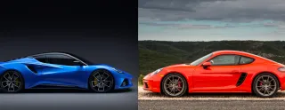 Lotus Emira Azul y Porsche Cayman GTS Naranja