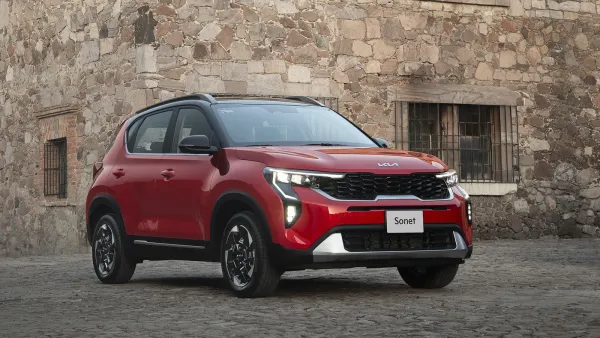 kia sonet 2024 roja