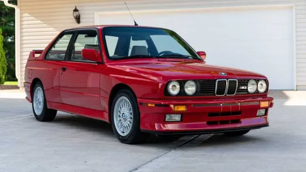 BMW E30 M3 Rojo