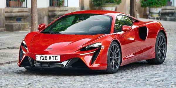 McLaren Artura 2023 Rojo