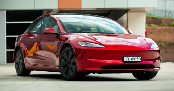 Tesla Model 3 2024 Rojo