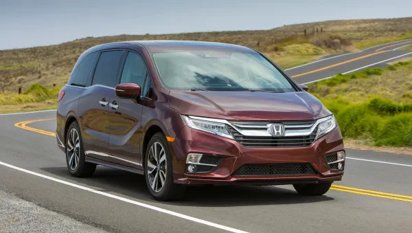 Honda Odyssey Elite 2018 Vinotinto