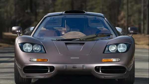 McLaren F1 Gris