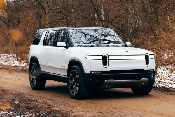 Rivian R1S Blanco