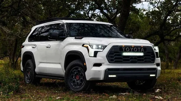 Toyota Sequoia 2023 Blanco