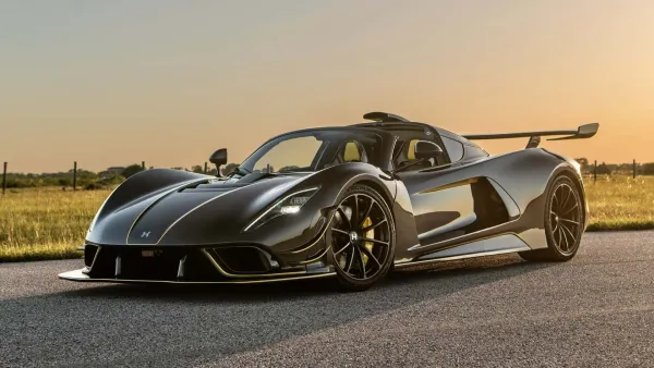 Hennessey Venom F5 Negro