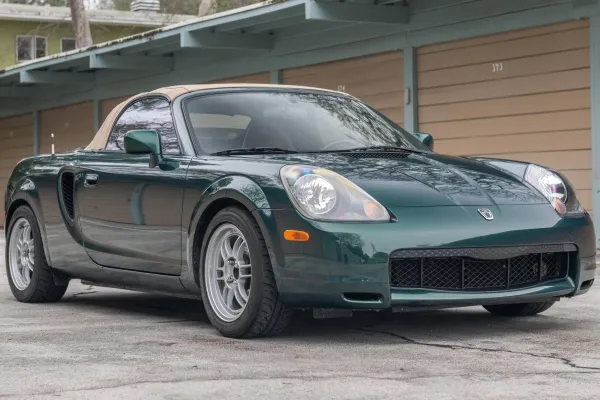 Toyota MR2 Spyder Verde