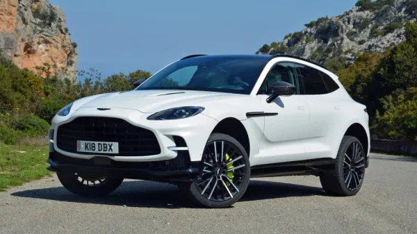 Aston Martin DBX 707 Blanco