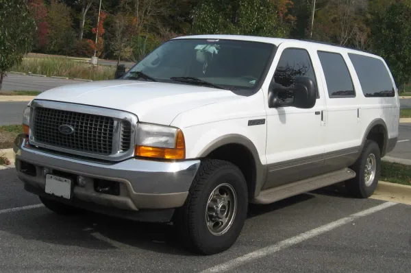 Ford Excursion V10 Blanco