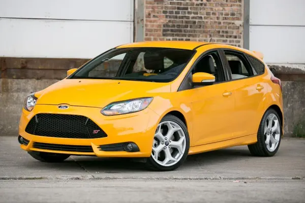 Ford Focus ST 2013 Amarillo