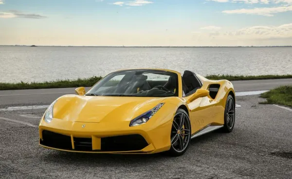 Ferrari 488 Spyder Amarillo