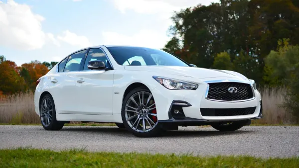 Infiniti Q50 Red Sport 400 Blanco