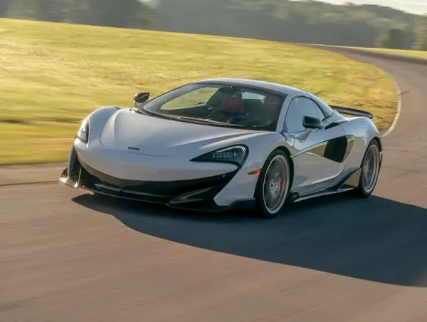 McLaren 600LT Plateado