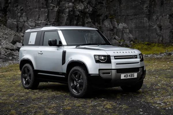 Land Rover Defender 2021 Plateado