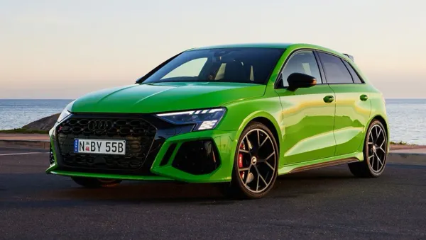 Audi RS3 2023 Verde