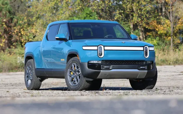 Rivian R1T Azul