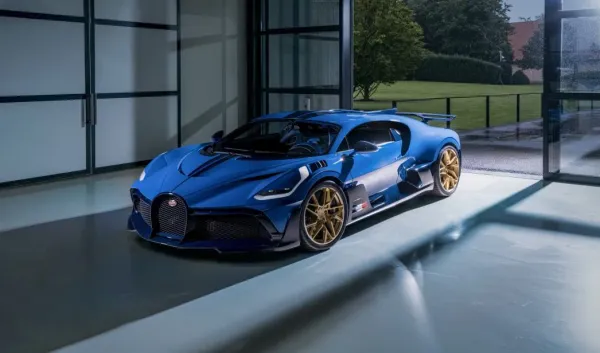 Bugatti Divo 2020 Azul