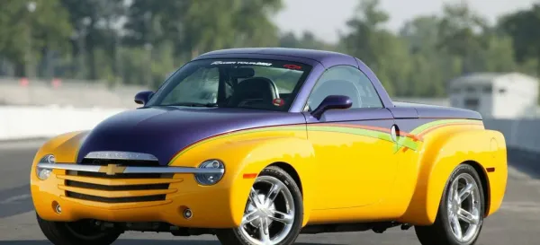 Chevrolet SSR Amarillo y Morado