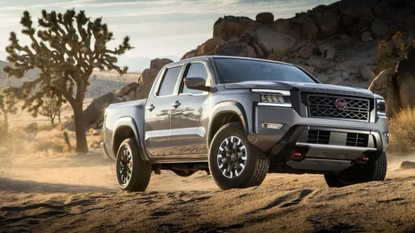 Nissan Frontier 2022 Gris