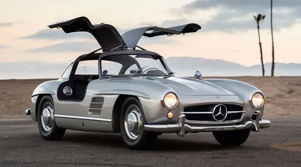 Mercedes-Benz 300 SL Gullwing (1954-1957) Plateado