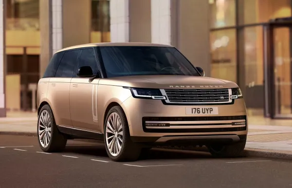 Range Rover 2022 Batumi Gold