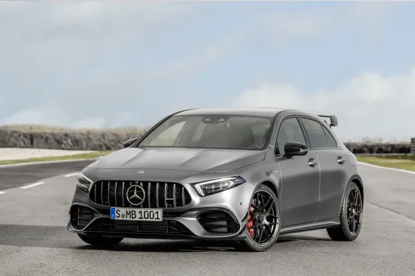 Mercedes-AMG A45 Gris