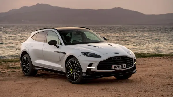 Aston Martin DBX Blanco