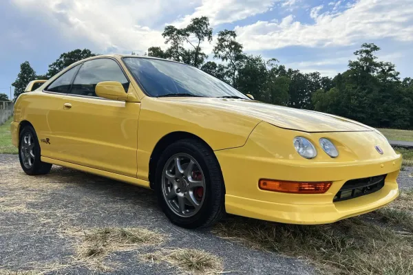 Acura Integra Type R 2001 Amarillo