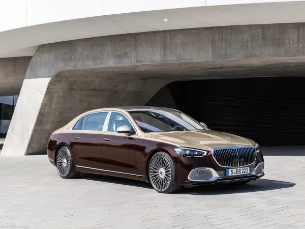 Mercedes-Benz Maybach S-Class 2021 Beige y Marrón 