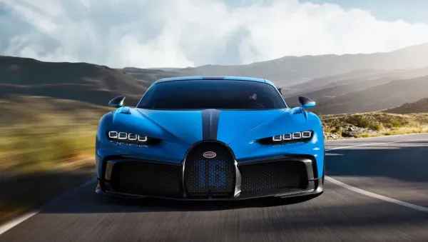 Bugatti Chiron Azul