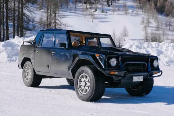 Lamborghini LM002 Negro