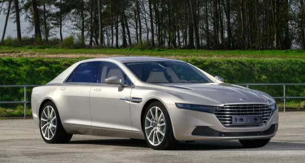 Aston Martin Lagonda Taraf Plateado