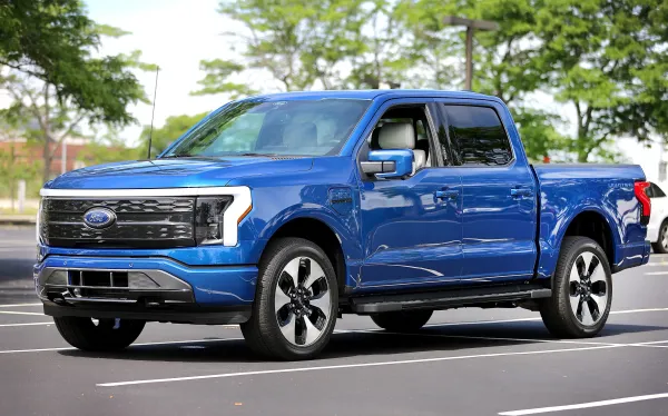 Ford F-150 Lightning Azul