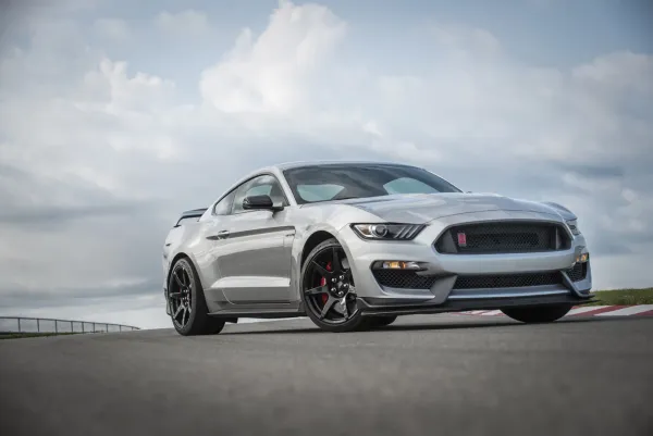 Ford Mustang Shelby GT350R Plateado