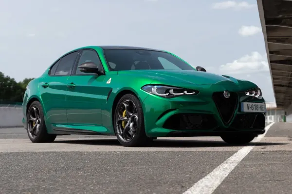 Alfa Romeo Giulia Quadrifoglio 2024 Verde