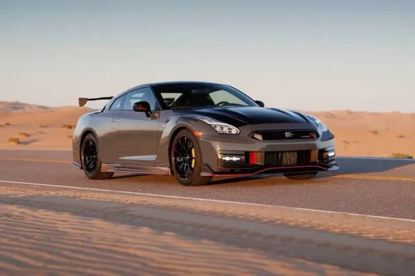 Nissan GT-R Gris